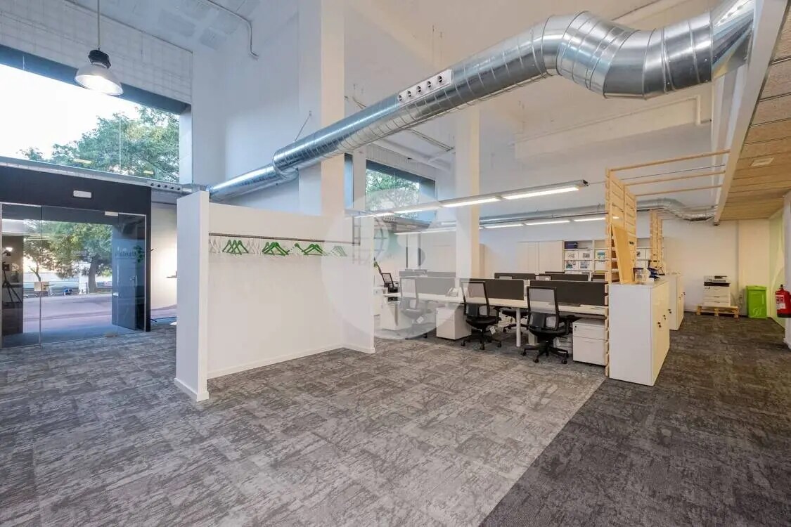 Cornellà de Llobregat, BAR 08940 - - - Interior Photo - Image 1 of 10