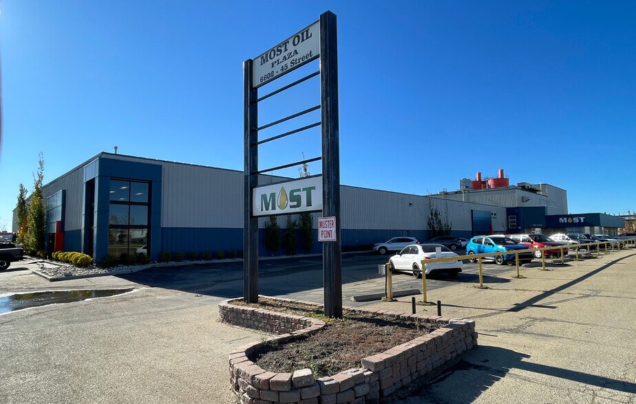 6602 45th St, Leduc, AB T9E 7C9