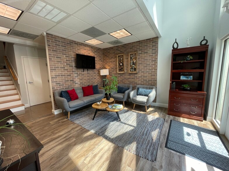 4646 Princess Anne Rd, Virginia Beach, VA for sale - Interior Photo - Image 3 of 12