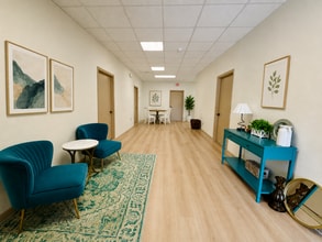 120 Ring Ave S, Tarpon Springs, FL for lease Interior Photo- Image 2 of 8