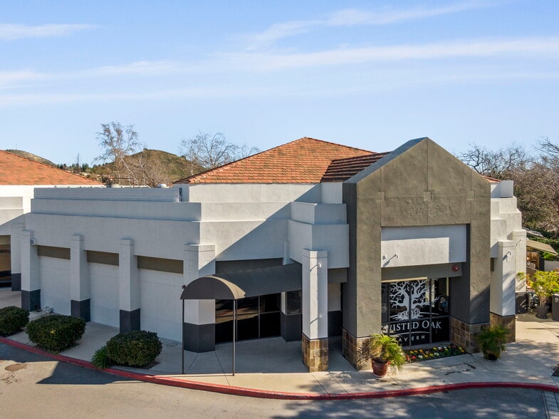 30105-30135 Agoura Rd, Agoura Hills, CA for lease - Building Photo - Image 2 of 28