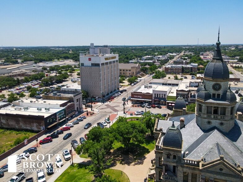 100 N Locust St, Denton, TX for lease - Building Photo - Image 2 of 7