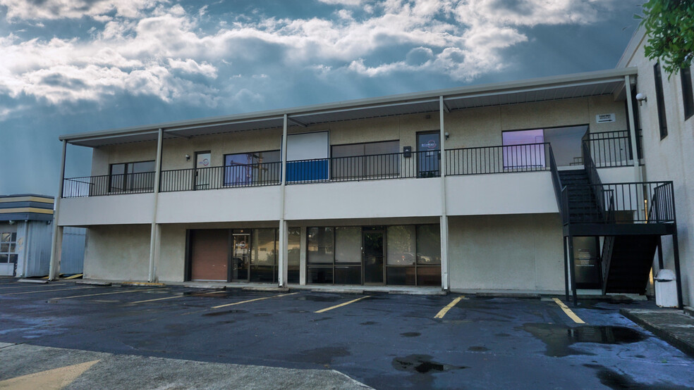 15 E Montgomery Cross Rd, Savannah, GA for lease - Building Photo - Image 2 of 2