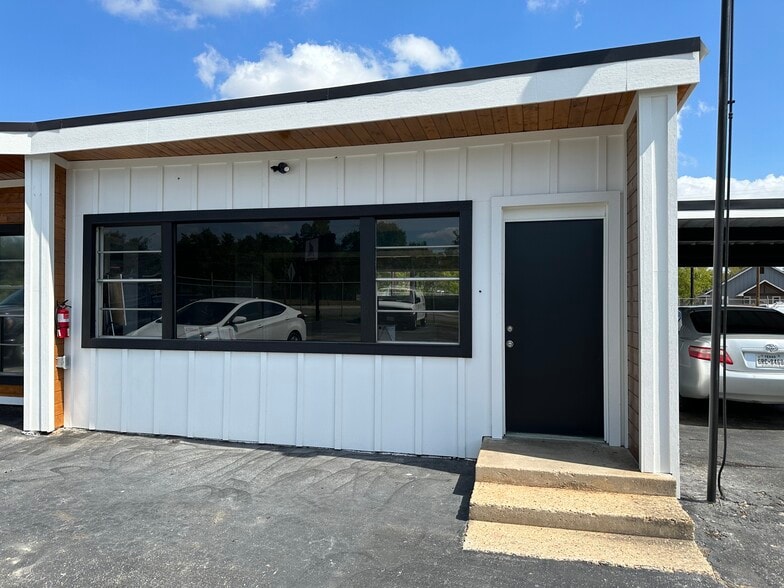 1201 N Texas Ave, Bryan, TX for lease - Building Photo - Image 2 of 5