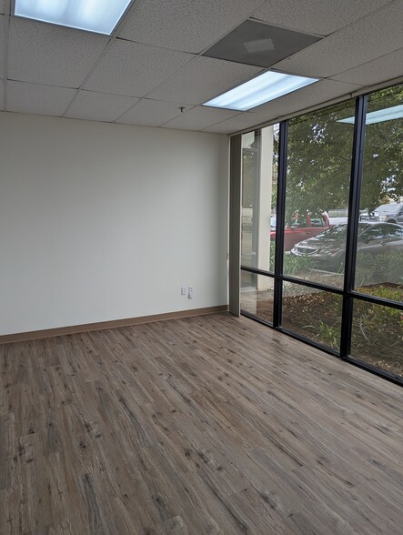 1500 Mariner Dr, Oxnard, CA for lease - Interior Photo - Image 3 of 7