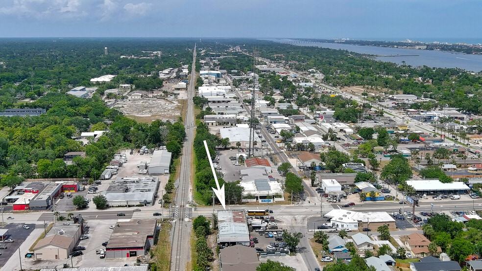 401 Mason Ave, Daytona Beach, FL for sale - Building Photo - Image 3 of 10