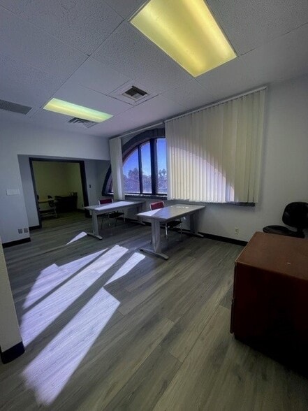 3651 Lindell Rd, Las Vegas, NV for sale - Interior Photo - Image 1 of 1