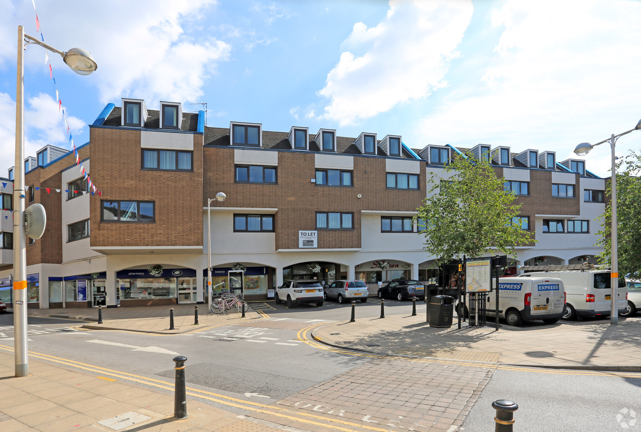 Market St, Warwick for lease Building Photo- Image 1 of 12