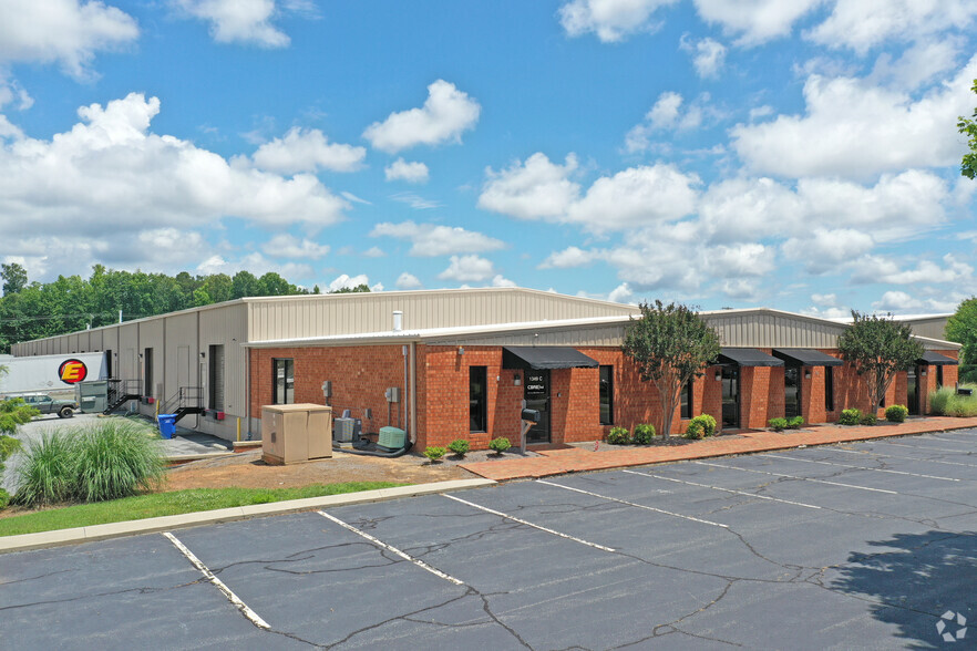 1349 S Park Dr, Kernersville, NC for lease - Primary Photo - Image 2 of 12