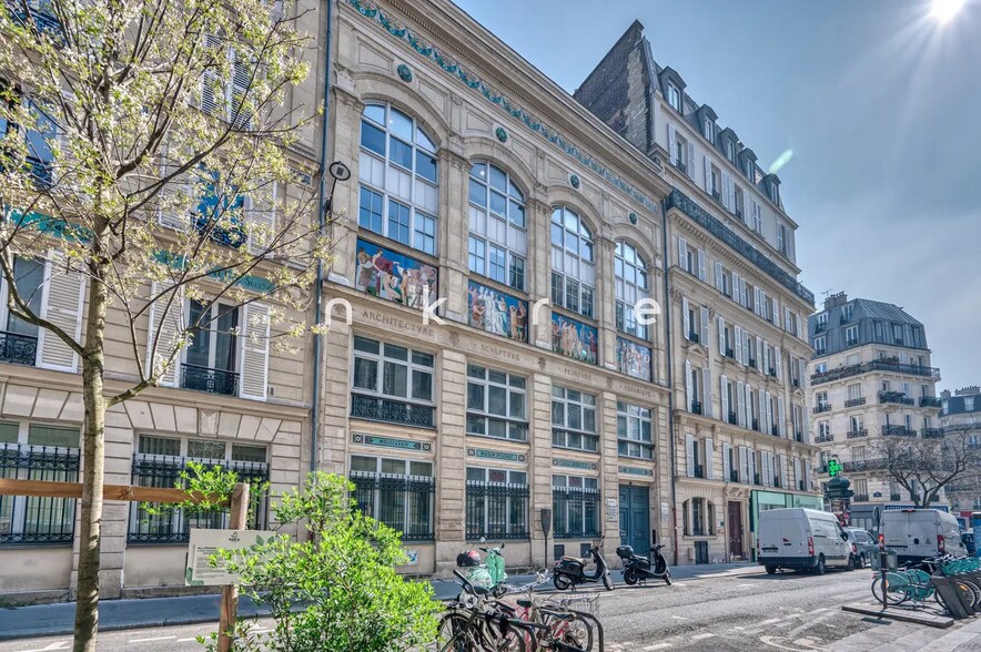 Office in Paris for lease - Building Photo - Image 1 of 2