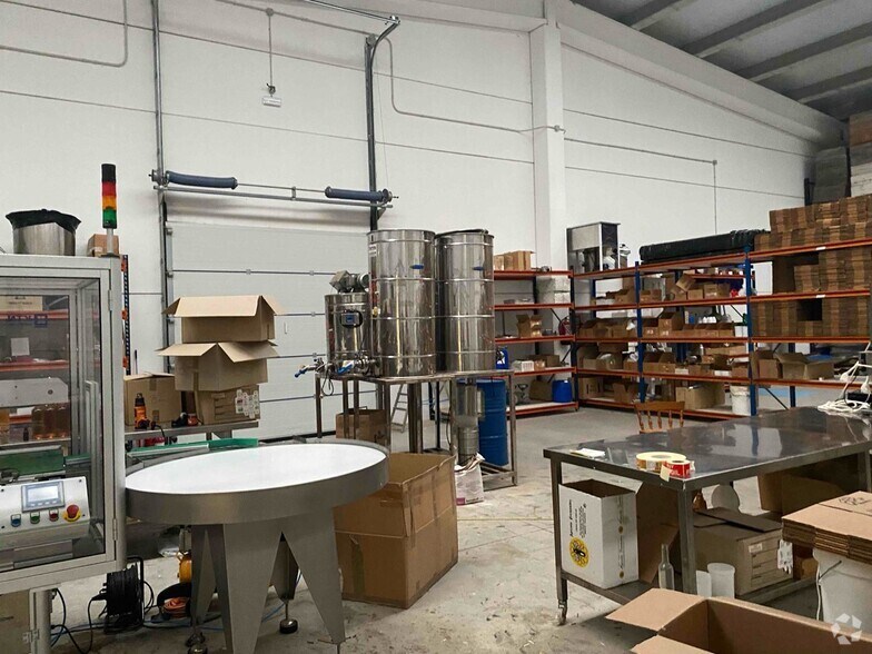 Industrial in Chiloeches, Guadalajara for lease - Building Photo - Image 3 of 6