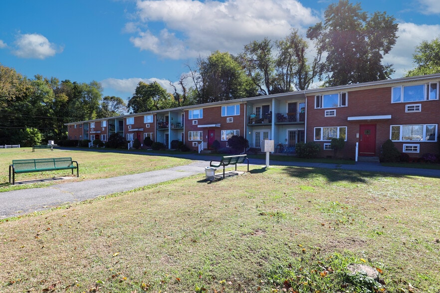 30 Lamb Ave, Saugerties, NY for sale - Building Photo - Image 2 of 25