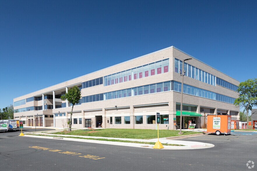 14040 Park Center Rd, Herndon, VA for sale - Primary Photo - Image 1 of 1