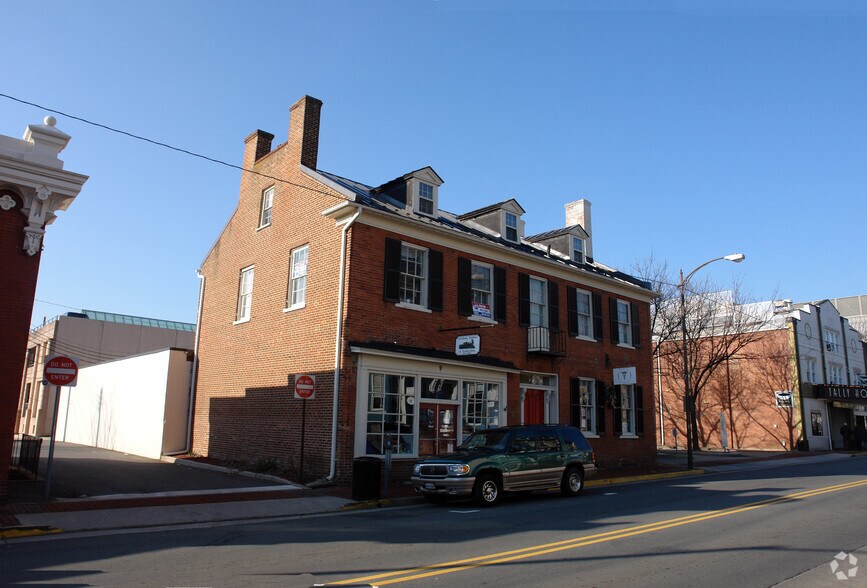 9-11 W Market St, Leesburg, VA for sale - Primary Photo - Image 1 of 1