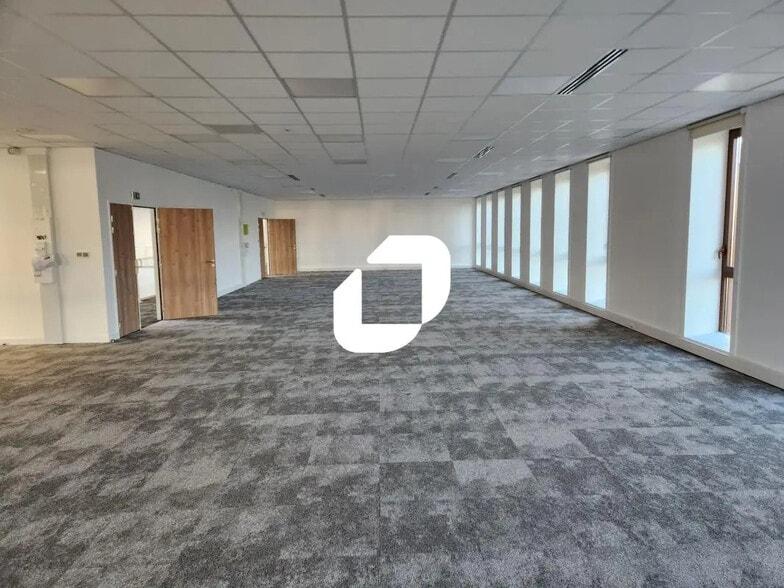 Office in Liévin for lease - Interior Photo - Image 3 of 17