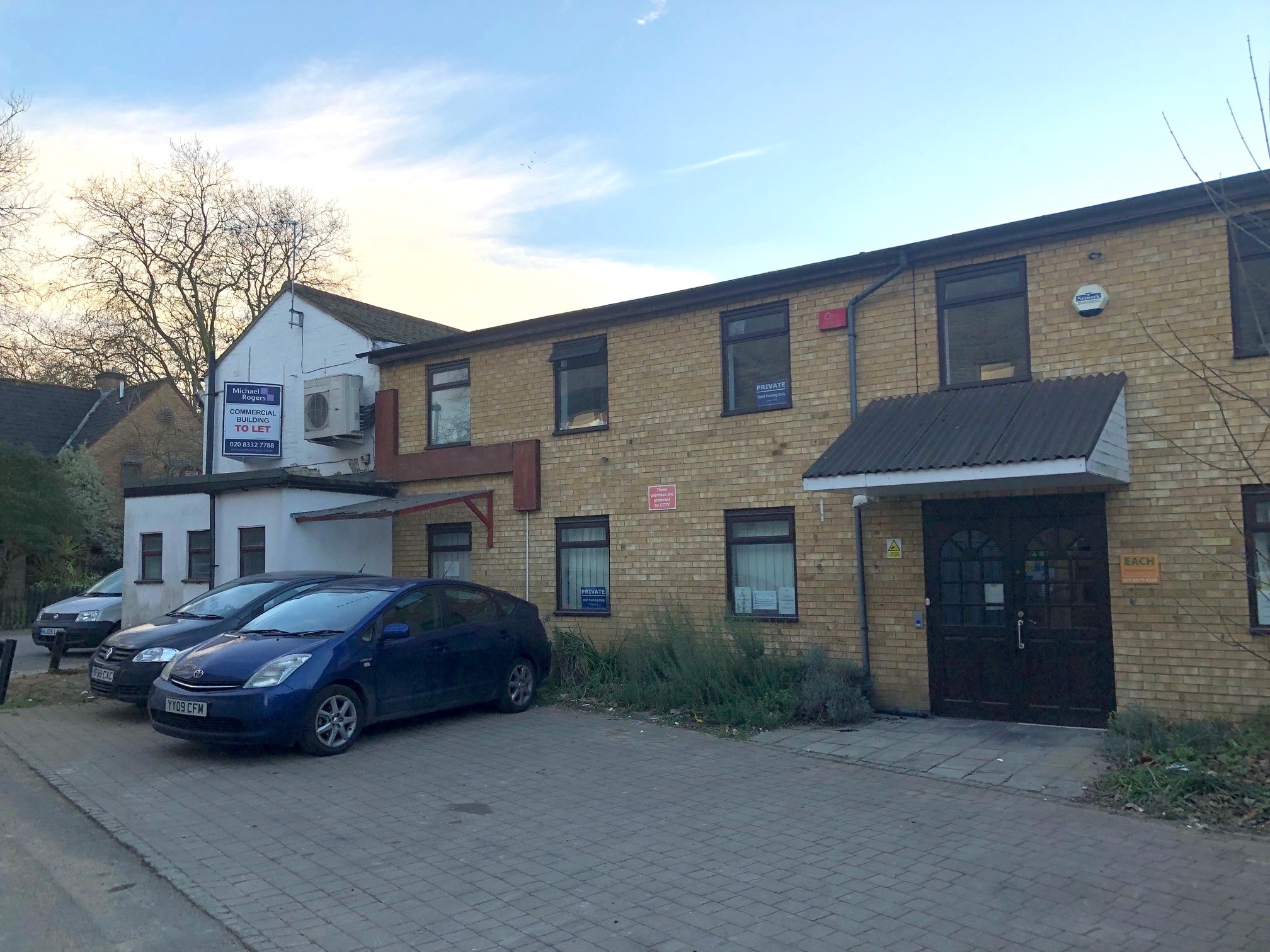 1-2 Factory Yard, London for sale Primary Photo- Image 1 of 1