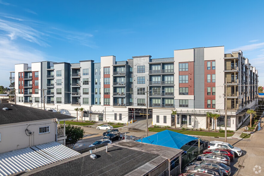 3100 Lake Villa Dr, Metairie, LA for lease - Building Photo - Image 2 of 7