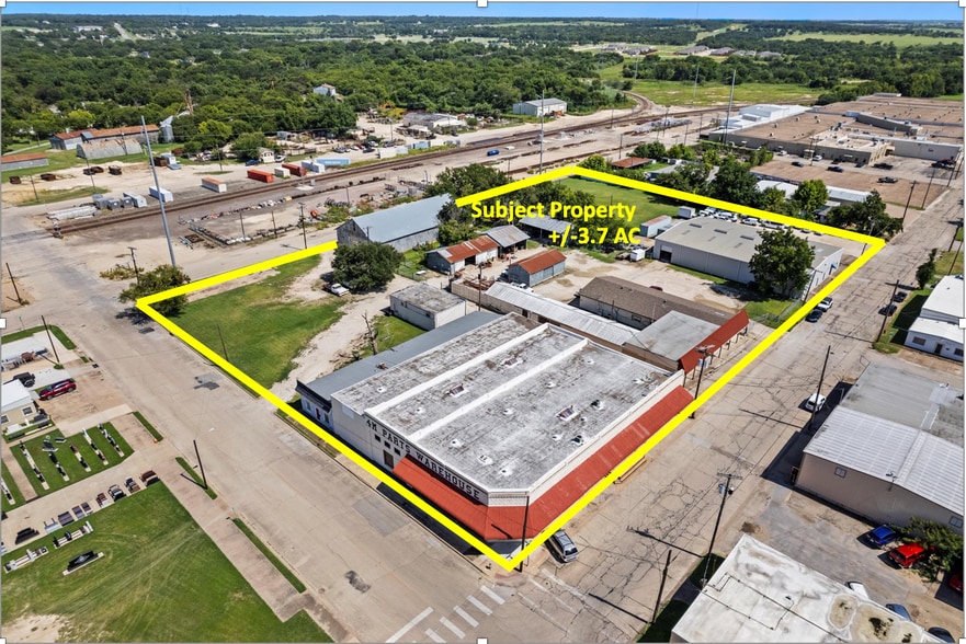 205 S Wilhite St, Cleburne, TX 76031 portfolio of 3 properties for sale on LoopNet.com - Aerial - Image 1 of 43