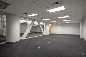 302 W 3rd St, Cincinnati, OH for lease Interior Photo- Image 2 of 7