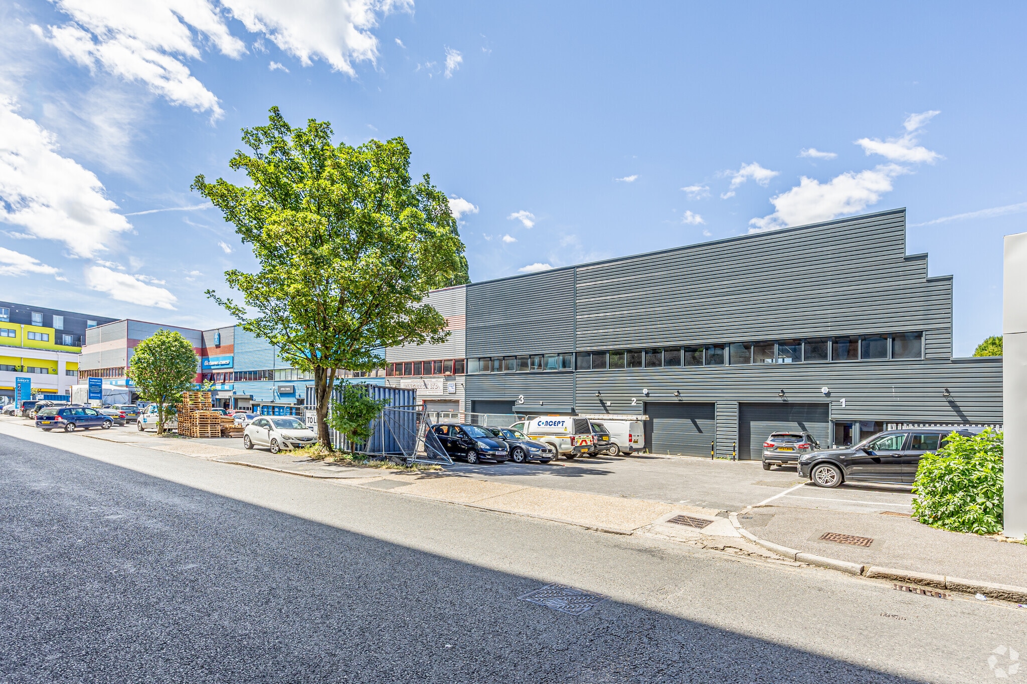 Cowley Rd, London for lease Primary Photo- Image 1 of 6