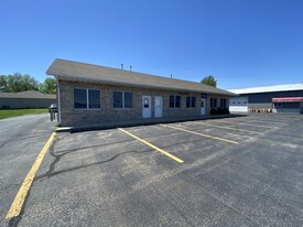 978 Crosby Ave, Sycamore IL - Convenience Store