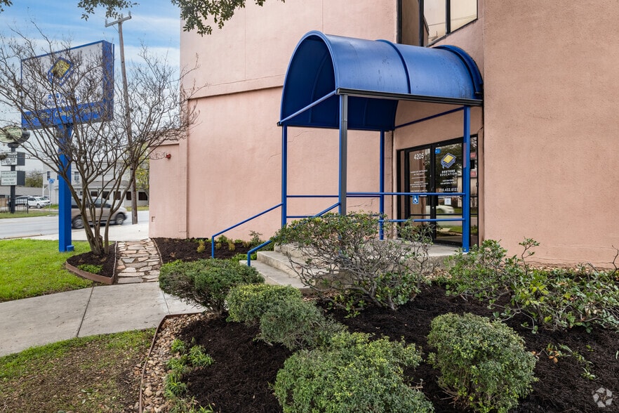 4205 San Pedro Ave, San Antonio, TX for sale - Building Photo - Image 2 of 22