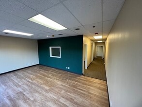 1114 N Main St, Algonquin, IL for lease Interior Photo- Image 2 of 8