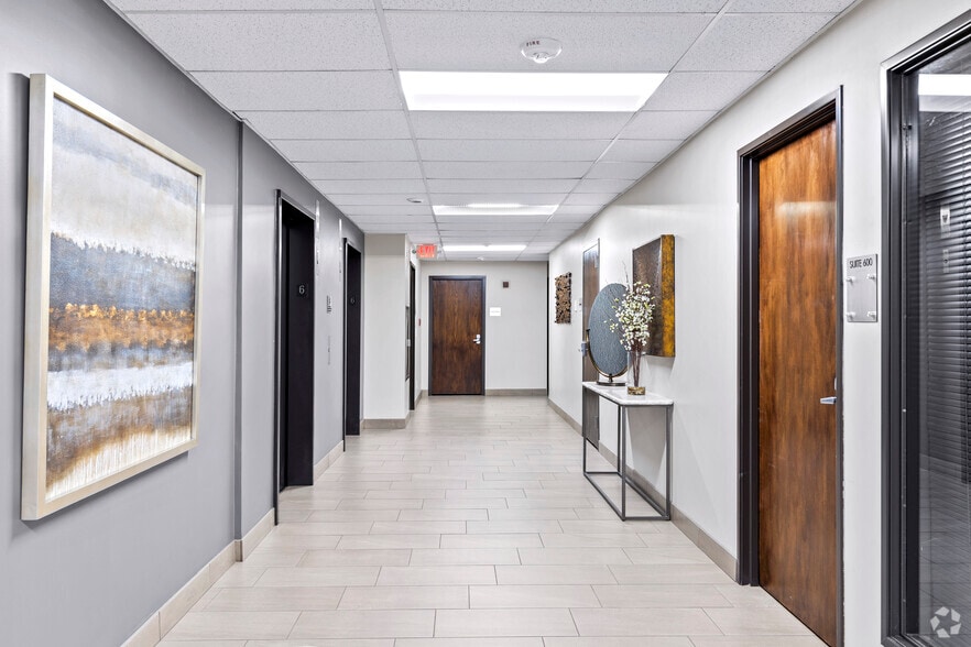 2601 Scott Ave, Fort Worth, TX for lease - Interior Photo - Image 2 of 17