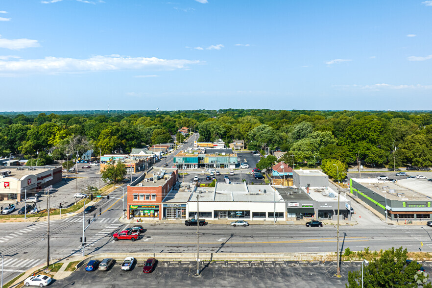 7428-7434 Wornall Rd, Kansas City, MO for lease - Aerial - Image 3 of 9