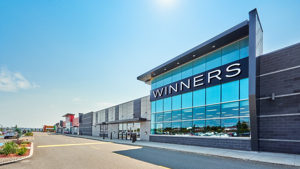 4605 Boul de l'Auvergne, Québec, QC for lease - Building Photo - Image 2 of 7