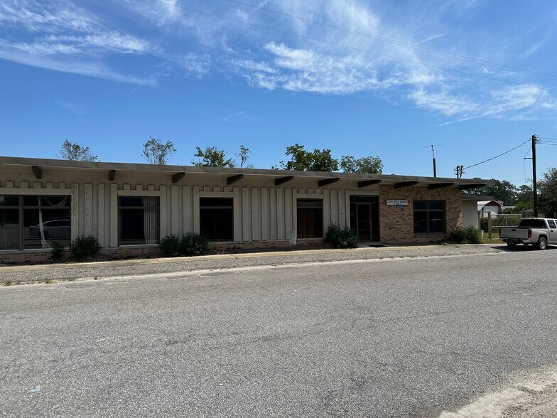 1050 Gamble St, Turbeville, SC 29162 Coker Building Suppy