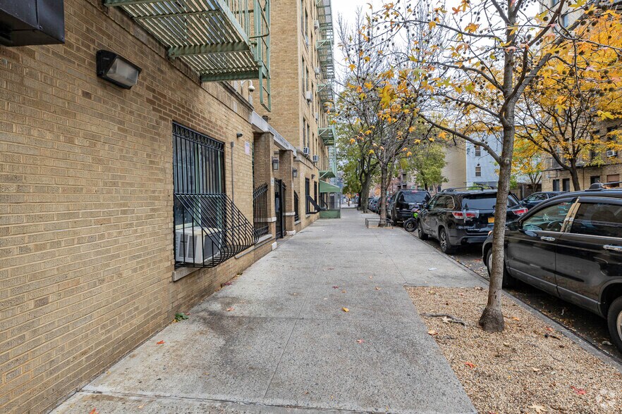 1491 Montgomery Ave, Bronx, NY for sale - Building Photo - Image 3 of 5