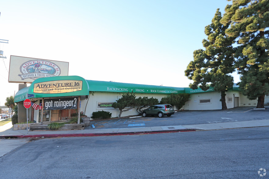 11161 W Pico Blvd, Los Angeles, CA for lease - Primary Photo - Image 2 of 4