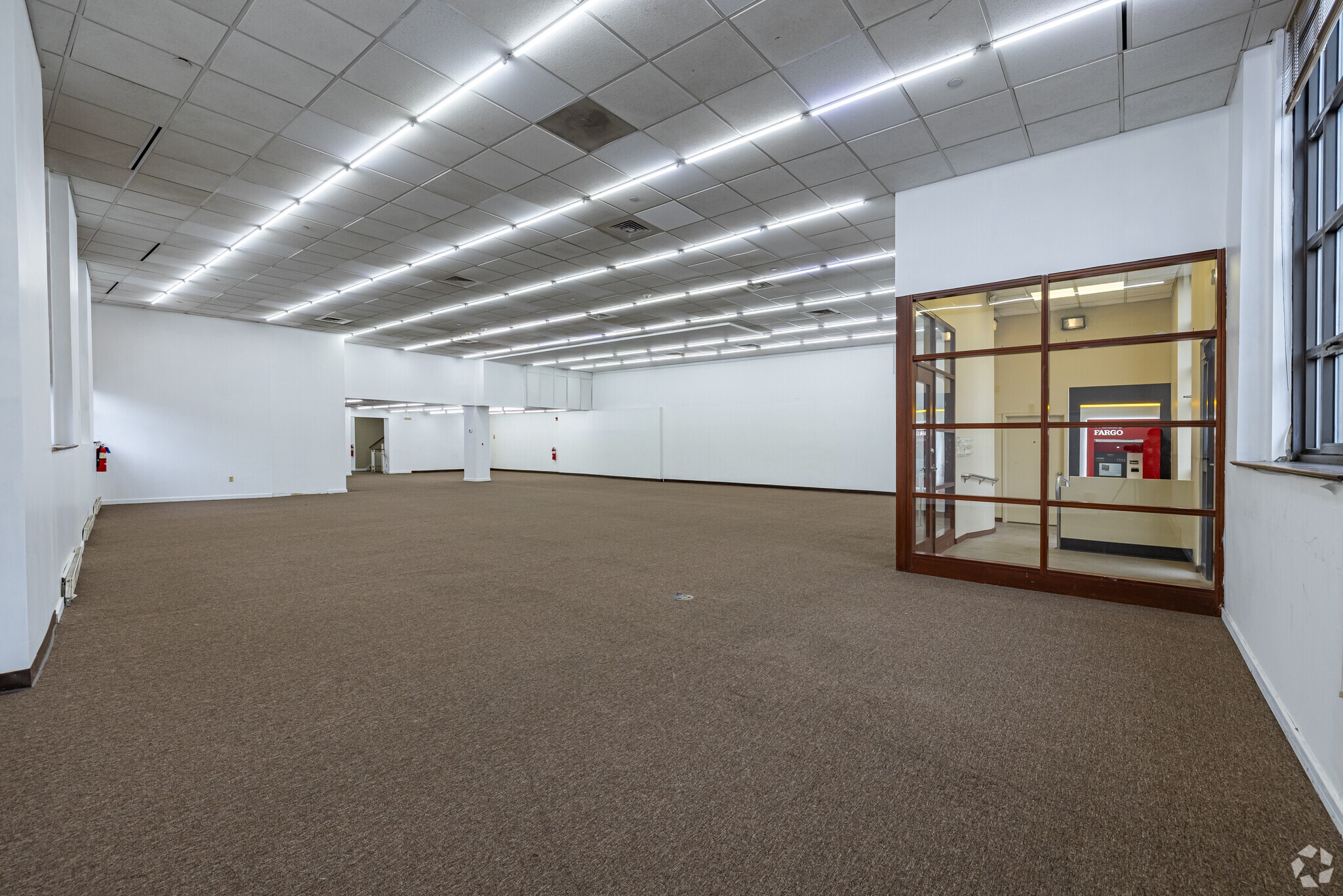 201 N Wood Ave, Linden, NJ for lease Interior Photo- Image 1 of 8