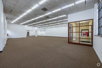 201 N Wood Ave, Linden, NJ for lease Interior Photo- Image 1 of 8