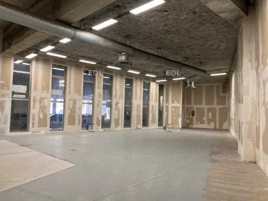 Flex in Ivry-sur-Seine for lease Building Photo- Image 1 of 6