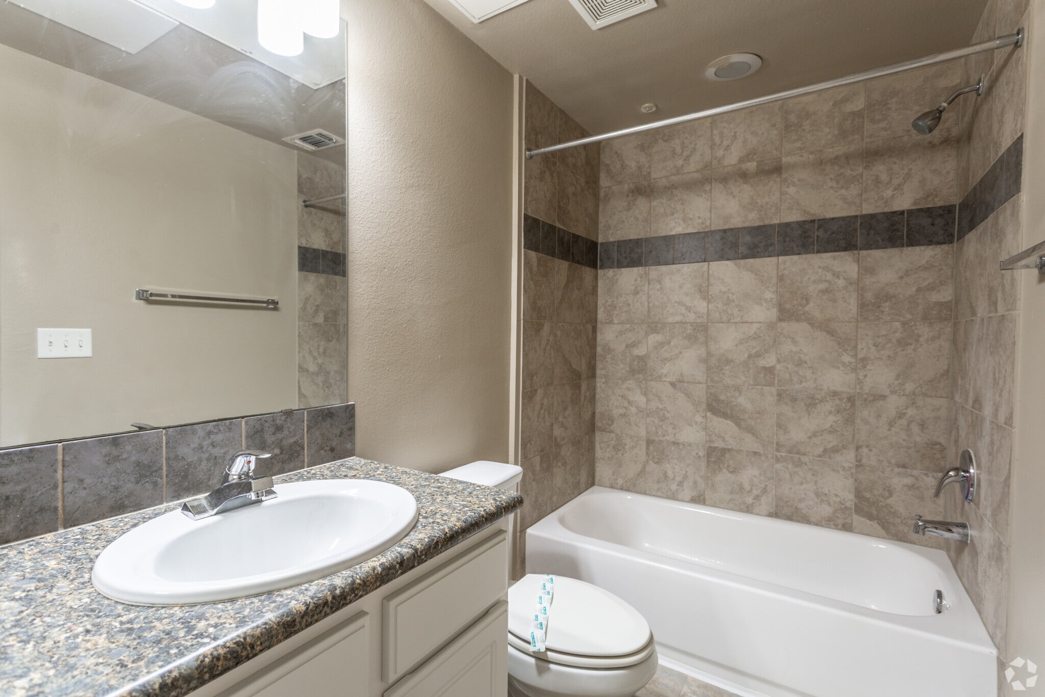 4 Stadium Dr, Angleton, TX 77515 Summer House Apartments