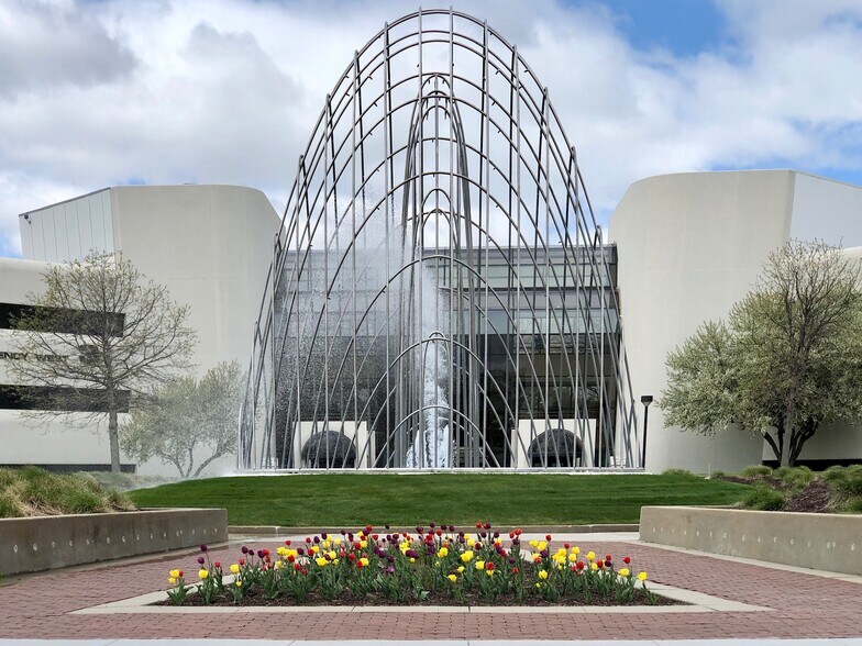 4350 Westown Pky, West Des Moines, IA for lease - Building Photo - Image 3 of 21