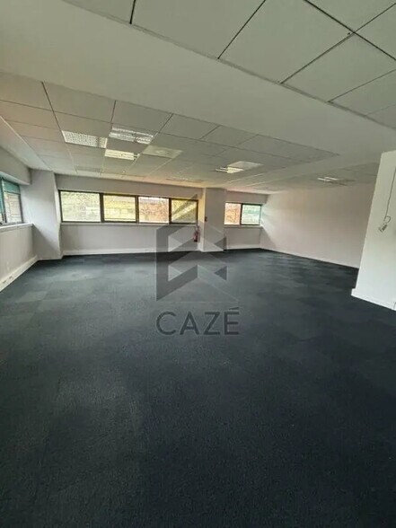 Office in Mérignac for lease - Interior Photo - Image 3 of 4