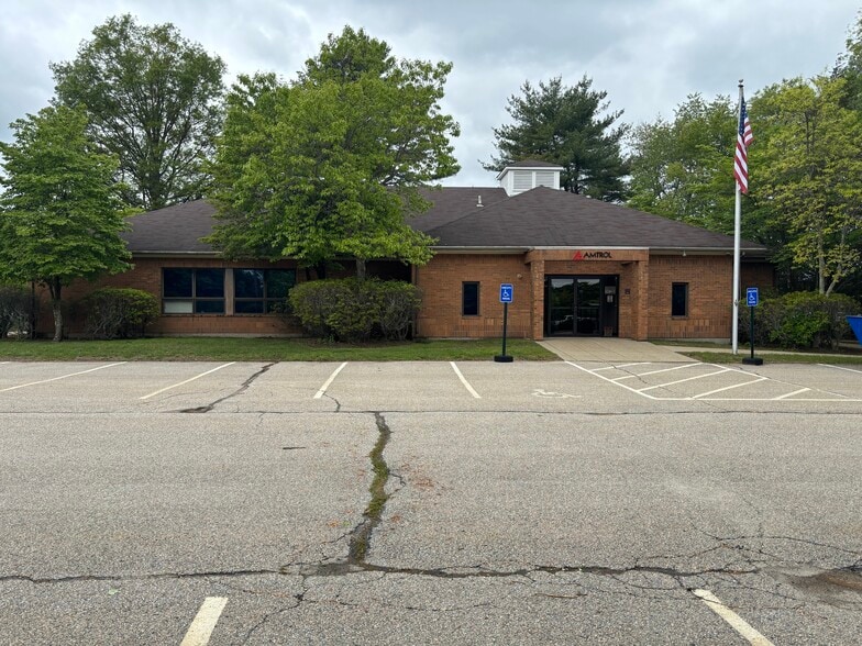 1400 Division Rd, West Warwick, RI for sale - Building Photo - Image 1 of 1