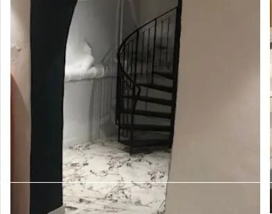 Retail in Paris for lease - Interior Photo - Image 3 of 3