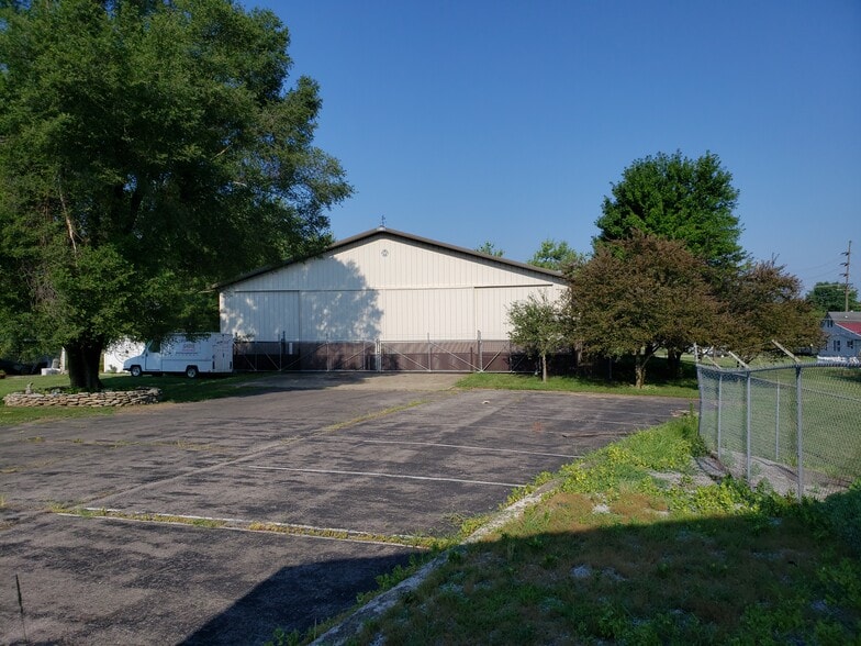 410 Hope Ave, Columbus, IN for lease - Building Photo - Image 2 of 14
