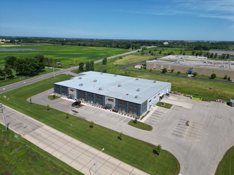 100 E Kelso Rd, Kaukauna, WI for lease - Building Photo - Image 1 of 13