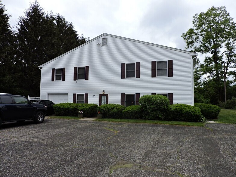 17 Wapping Rd, Broad Brook, CT for sale - Primary Photo - Image 1 of 1