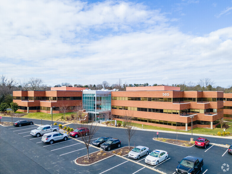 565 E Swedesford Rd, Wayne, PA for lease - Building Photo - Image 1 of 9