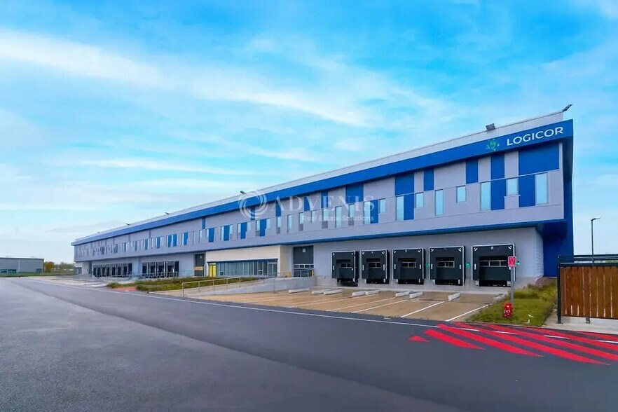 Industrial in Conflans-Sainte-Honorine for lease - Building Photo - Image 1 of 10