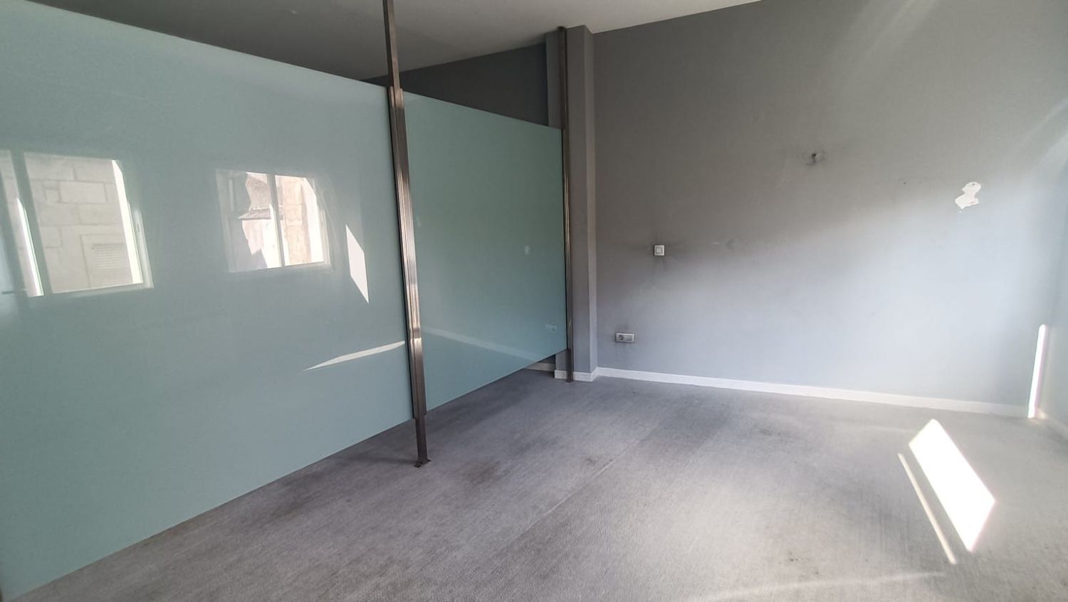 Office in Pontevedra for sale Interior Photo- Image 1 of 15