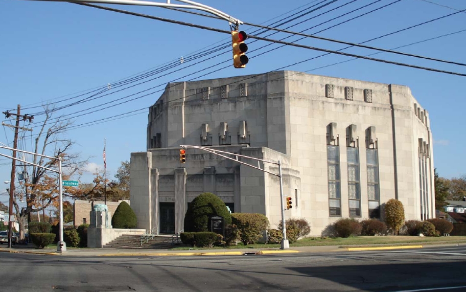 735-747 Broadway, Paterson, NJ for lease - Primary Photo - Image 1 of 8