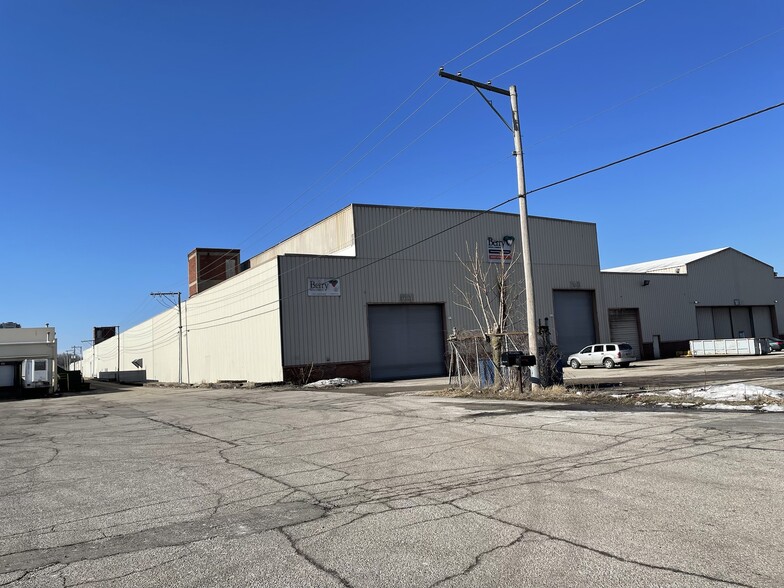 11 Pine Lake Ave, La Porte, IN for lease - Building Photo - Image 2 of 9