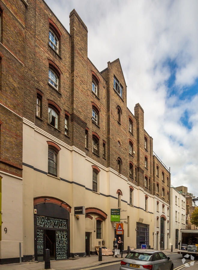 1113 Macklin St, London, LND WC2B 5NH